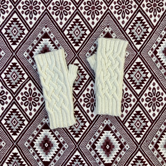 Cream Wool Hand Warmers - Picture 1 of 4